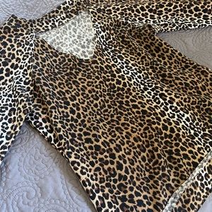 Cheetah print cotton/polyester blend light sweatshirt. Loose fit